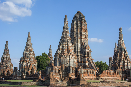 Widok na światynie Wat Chai Wattanram w Ayutthaya