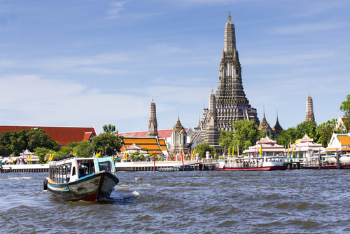 Wat Arun Bangkok Świątynia Jutrzenki leżąca w lewobrzeżnej części Bangkoku