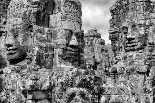Bayon Cambodia - olbrzymie wieże świątyni ozdobione twarzami